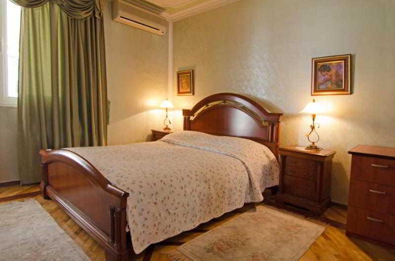 Hotel Bojatours Подгорица Екстериор снимка