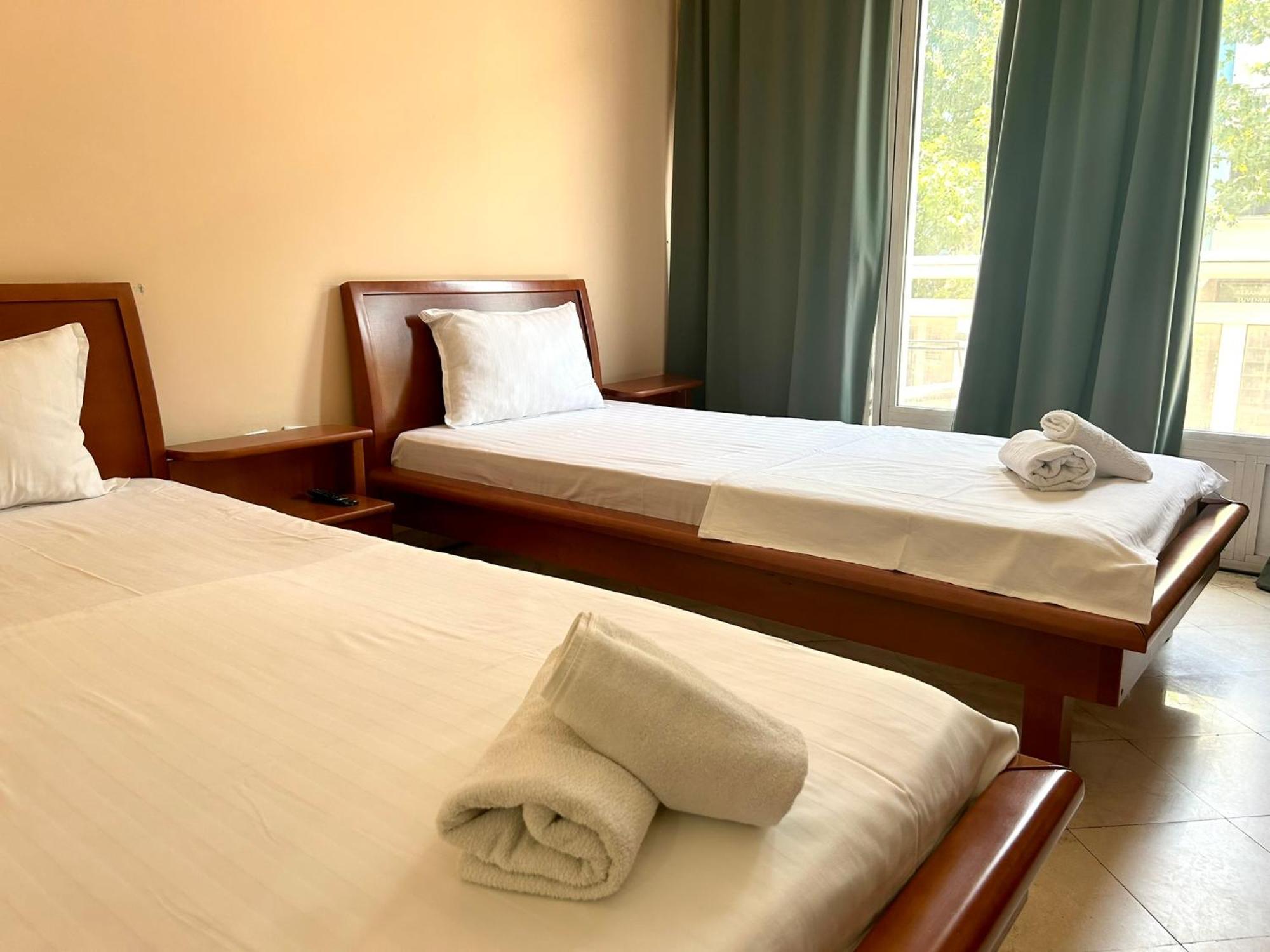 Hotel Bojatours Подгорица Екстериор снимка