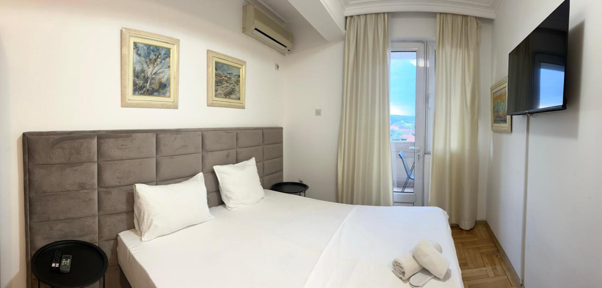 Hotel Bojatours Подгорица Екстериор снимка