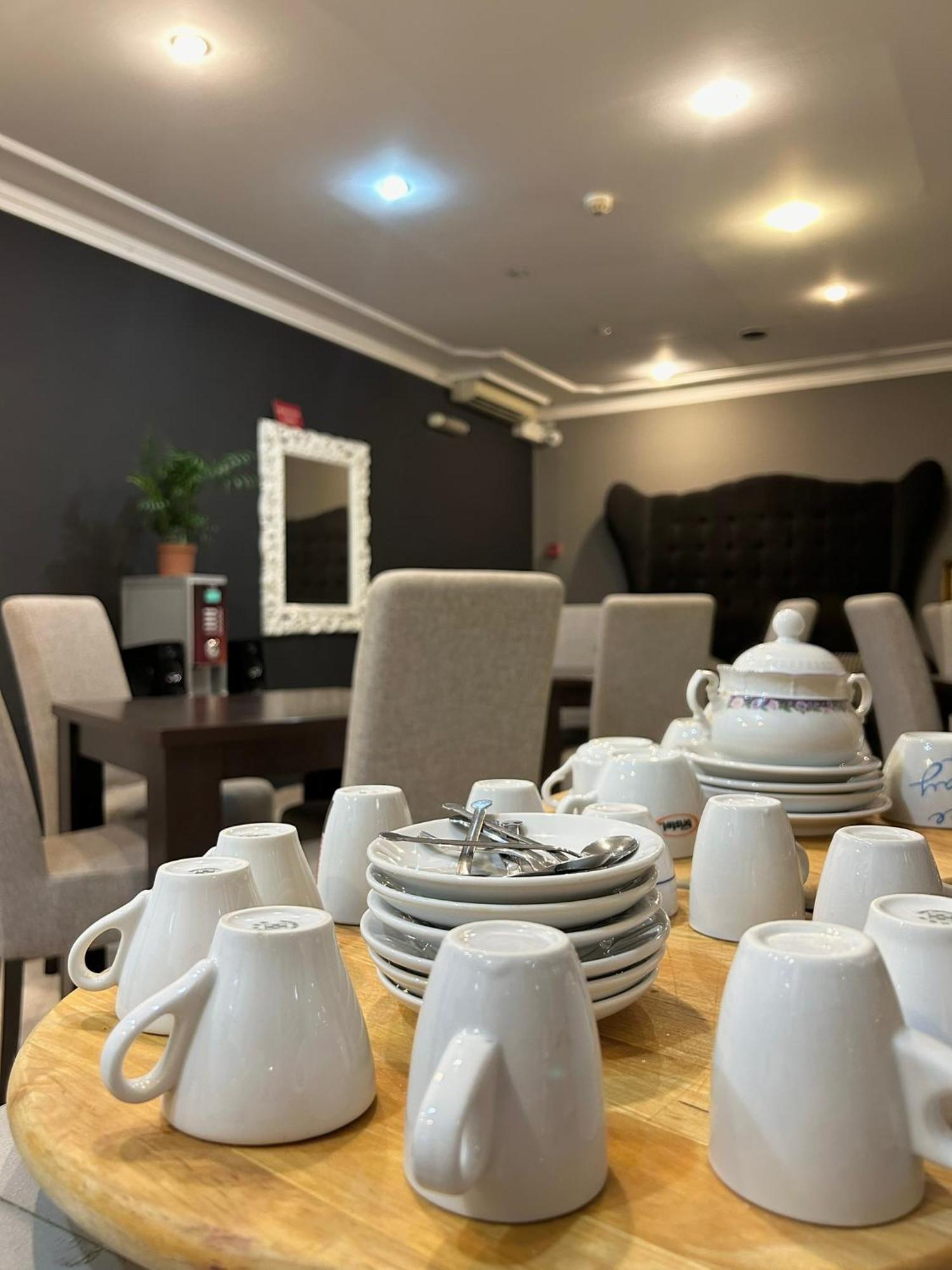 Hotel Bojatours Подгорица Екстериор снимка
