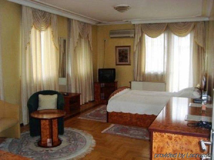 Hotel Bojatours Подгорица Екстериор снимка
