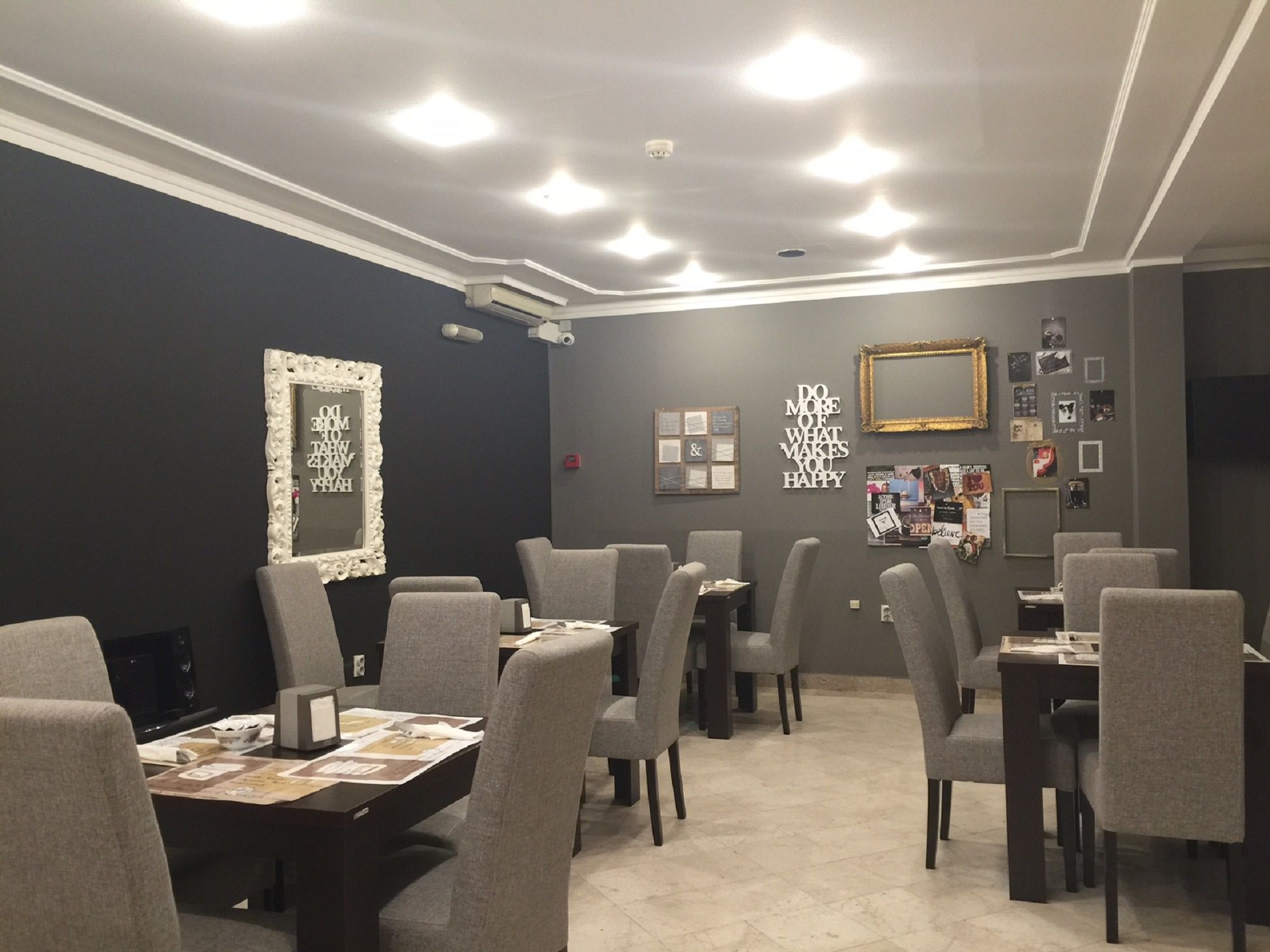 Hotel Bojatours Подгорица Екстериор снимка